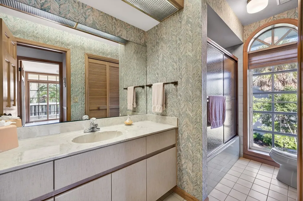 1422 Sanderling Circle Sanibel FL 33957