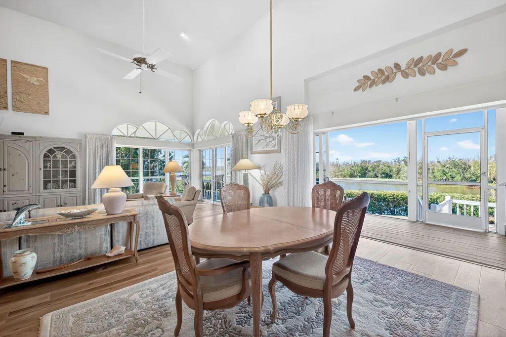 1422 Sanderling Circle Sanibel FL 33957