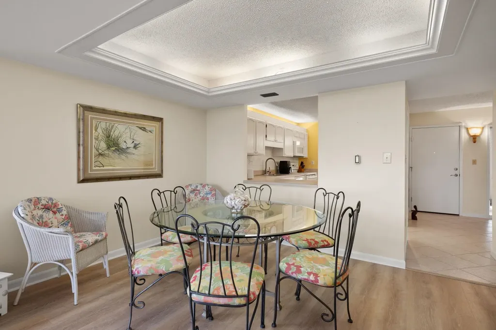 200 Periwinkle Way Sanibel FL 33957