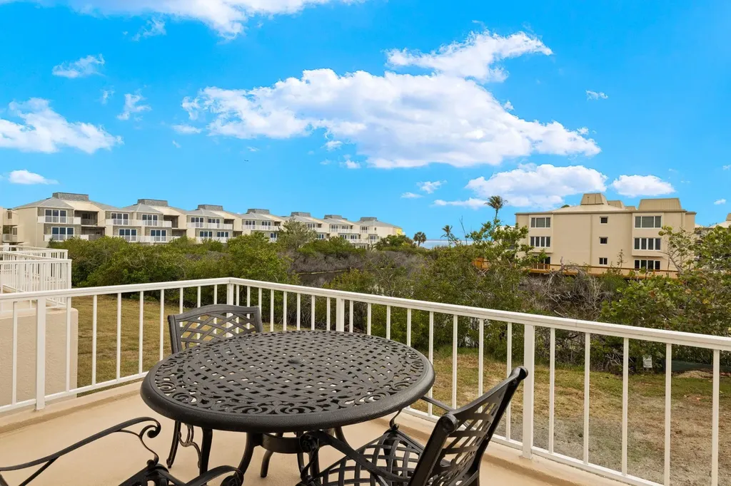 200 Periwinkle Way Sanibel FL 33957