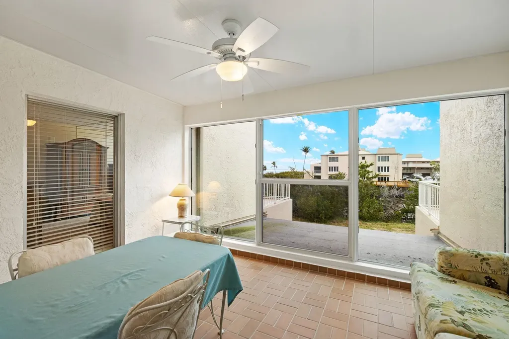 200 Periwinkle Way Sanibel FL 33957