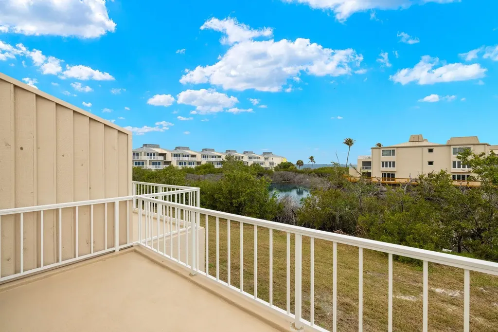 200 Periwinkle Way Sanibel FL 33957