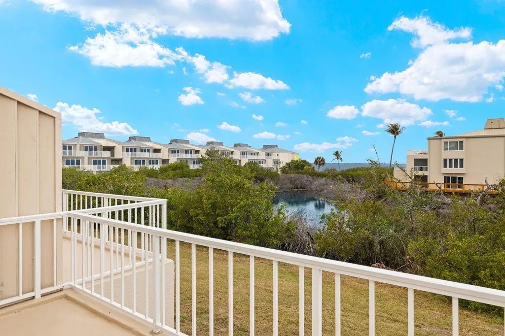 200 Periwinkle Way Sanibel FL 33957