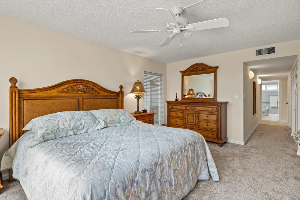 200 Periwinkle Way Sanibel FL 33957