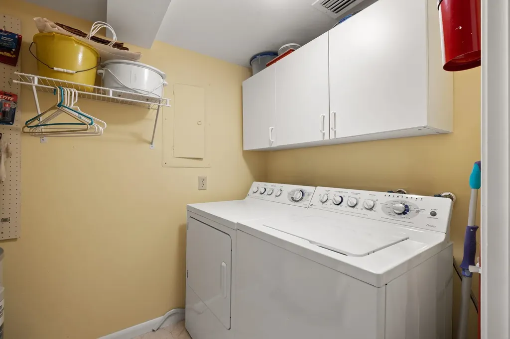 200 Periwinkle Way Sanibel FL 33957