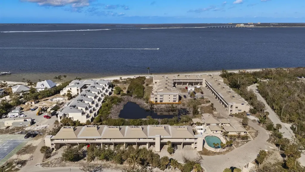 200 Periwinkle Way Sanibel FL 33957