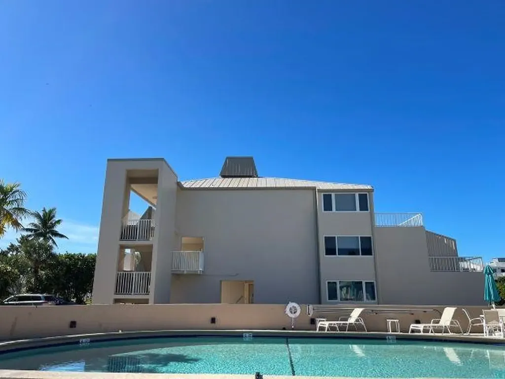 200 Periwinkle Way Sanibel FL 33957