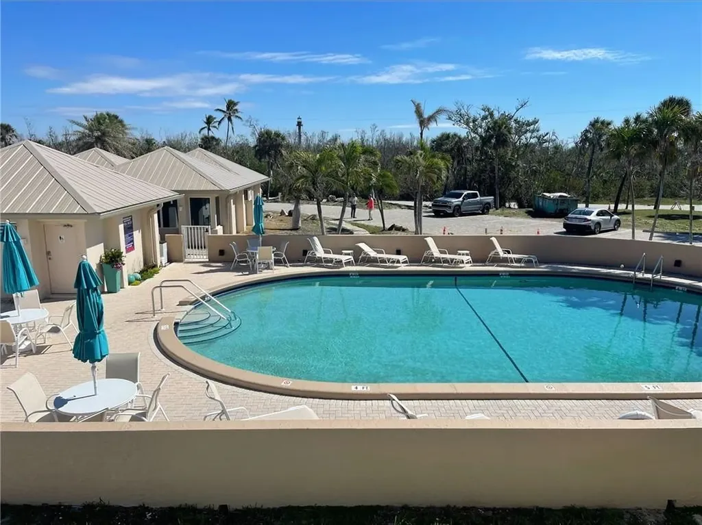 200 Periwinkle Way Sanibel FL 33957