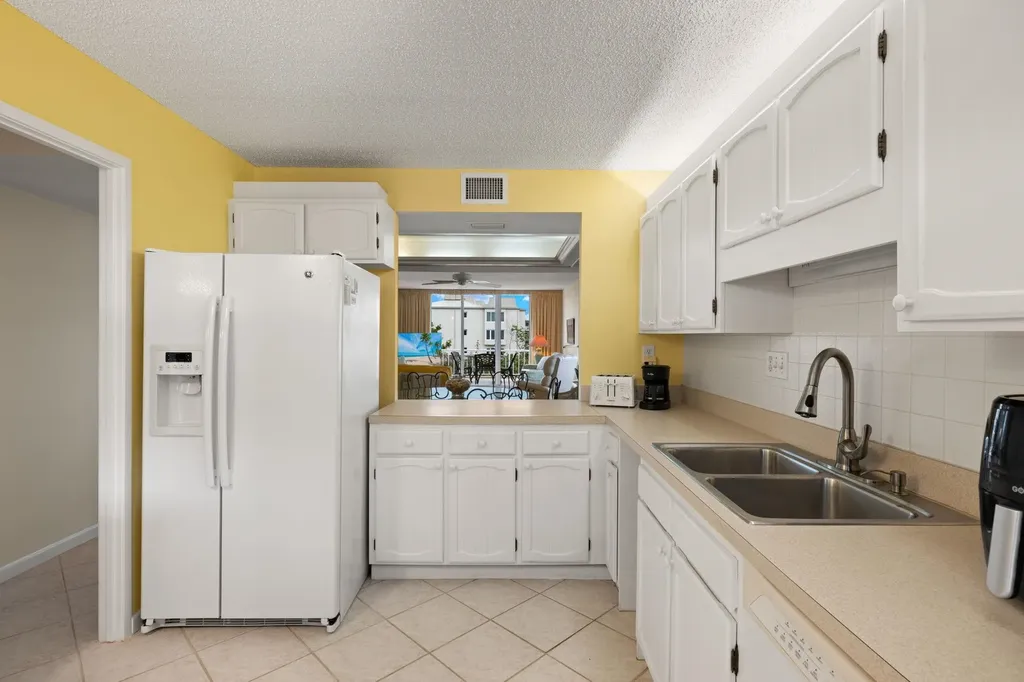 200 Periwinkle Way Sanibel FL 33957