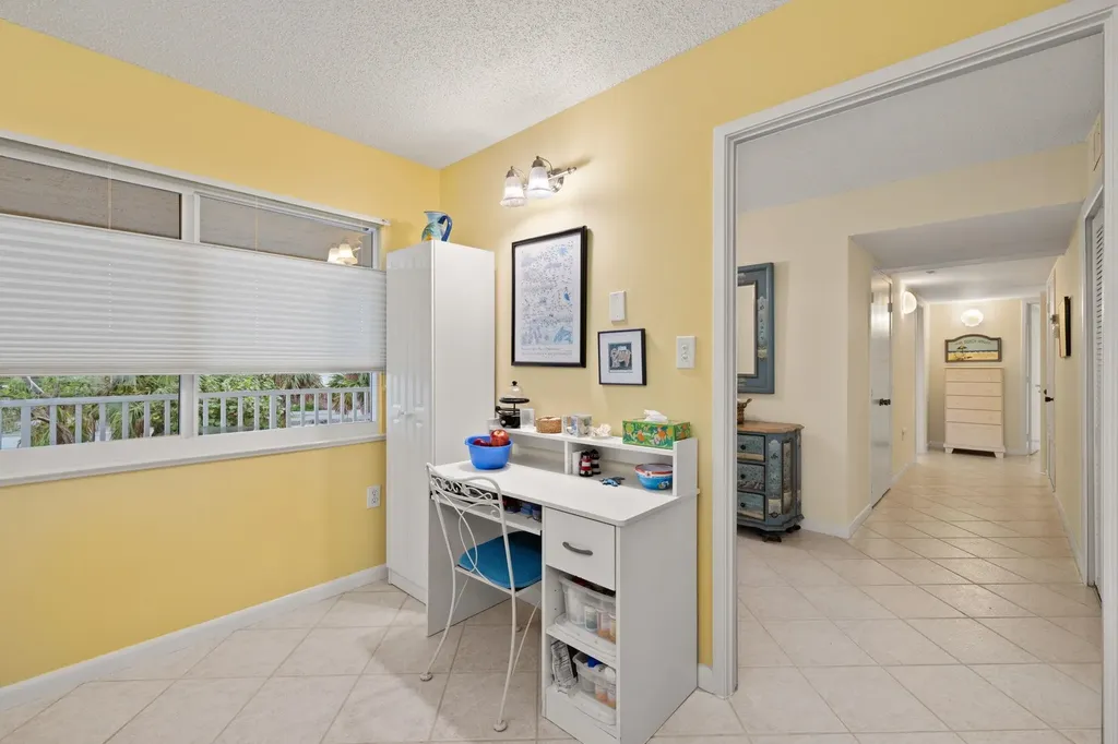 200 Periwinkle Way Sanibel FL 33957