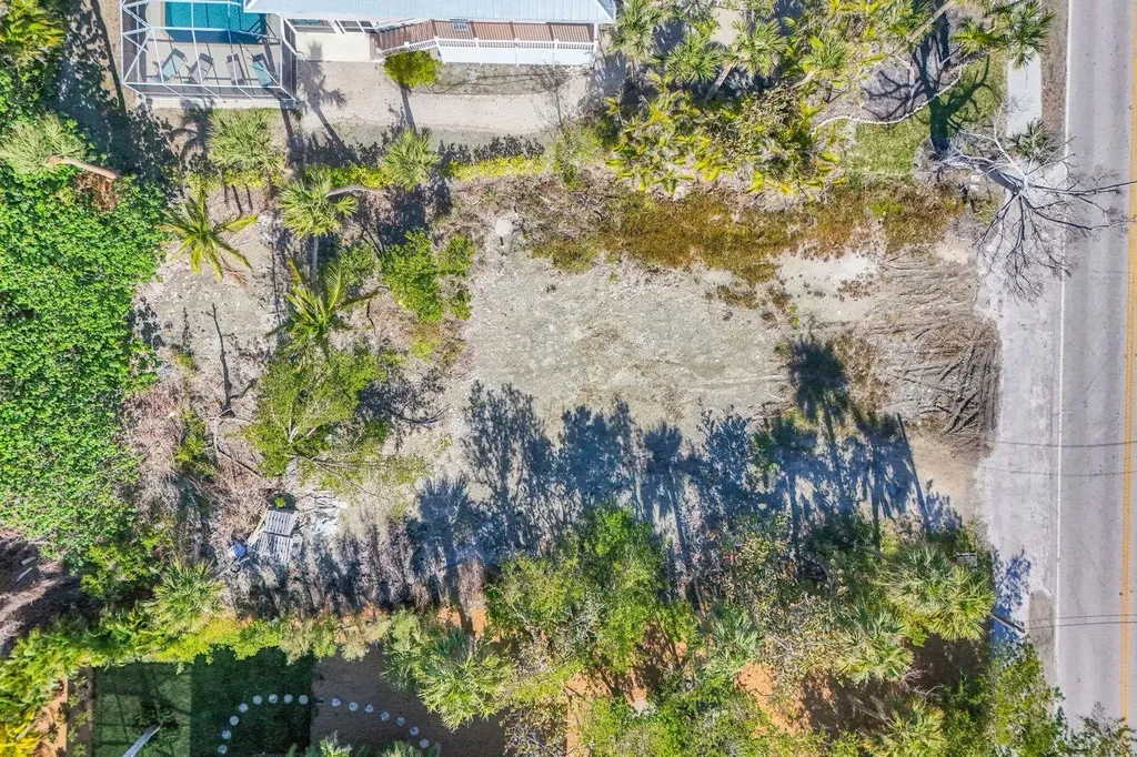 651 Donax Street Sanibel FL 33957