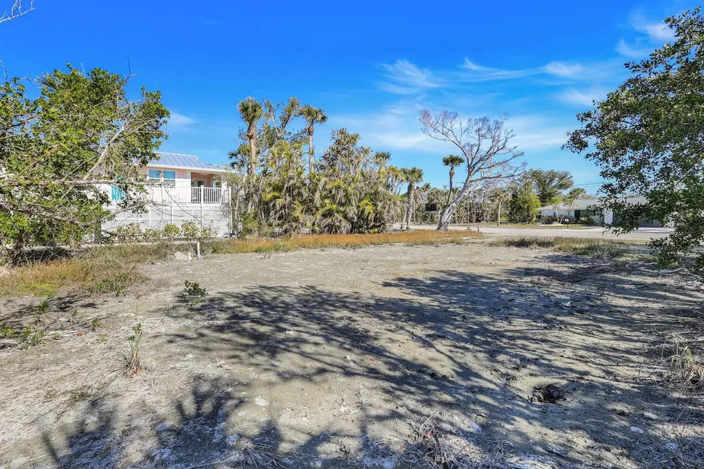 651 Donax Street Sanibel FL 33957