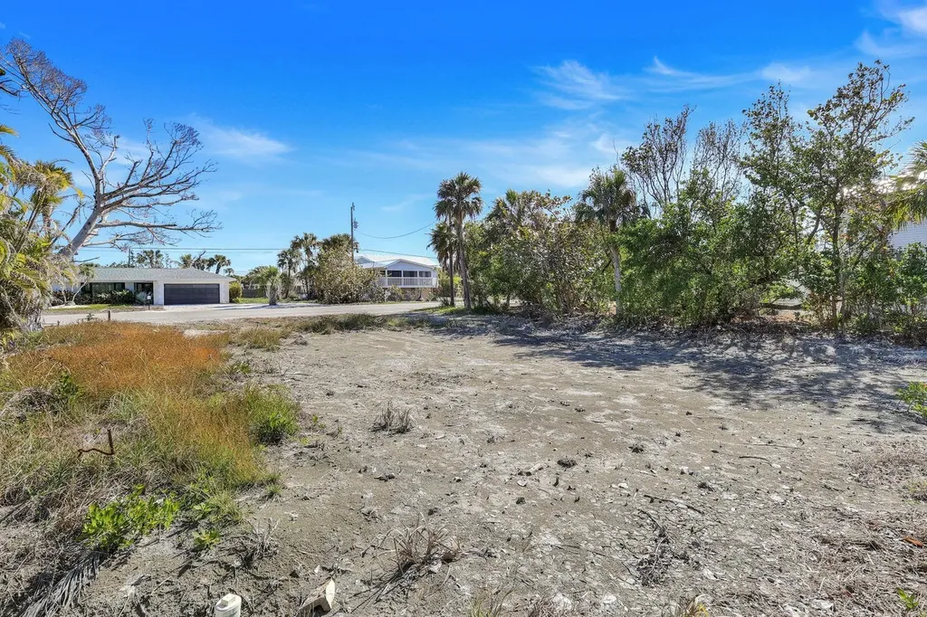 651 Donax Street Sanibel FL 33957