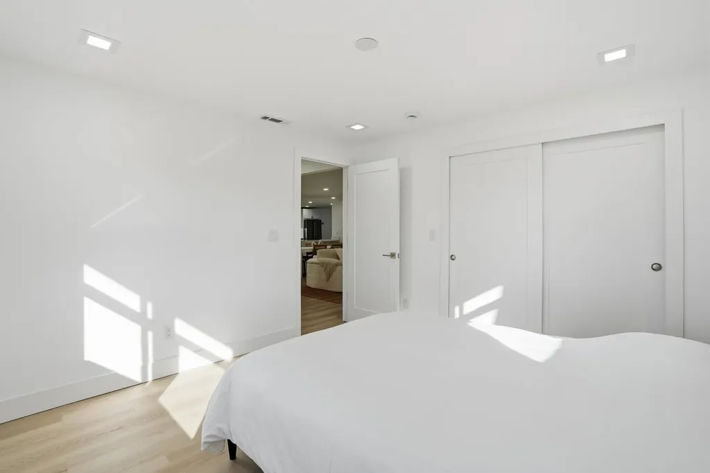 1040 Kings Crown Drive Sanibel FL 33957-0000