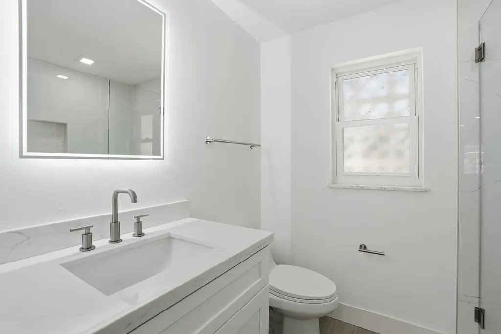 1040 Kings Crown Drive Sanibel FL 33957-0000