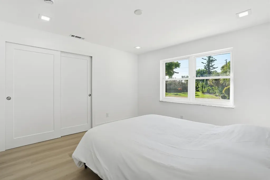 1040 Kings Crown Drive Sanibel FL 33957-0000