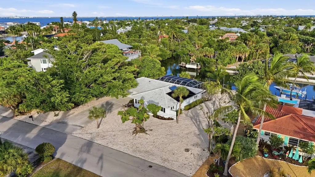 1040 Kings Crown Drive Sanibel FL 33957-0000