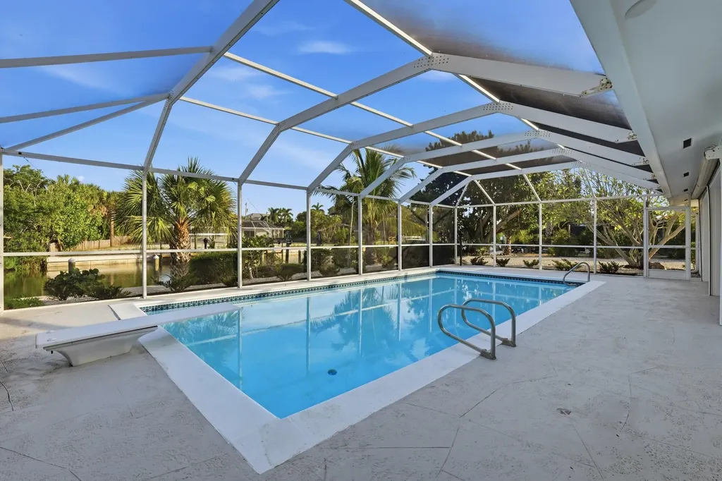 1040 Kings Crown Drive Sanibel FL 33957-0000