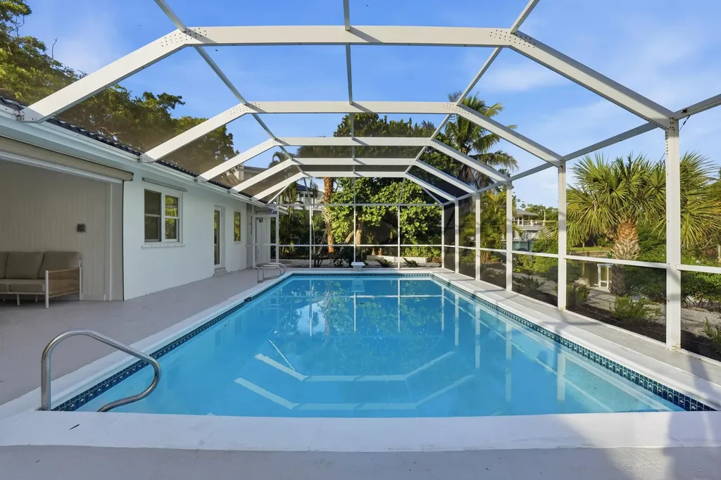 1040 Kings Crown Drive Sanibel FL 33957-0000