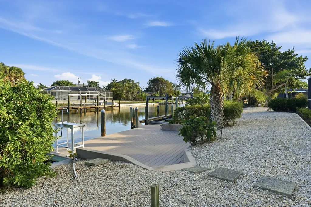 1040 Kings Crown Drive Sanibel FL 33957-0000