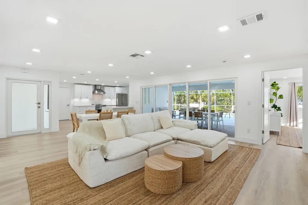 1040 Kings Crown Drive Sanibel FL 33957-0000