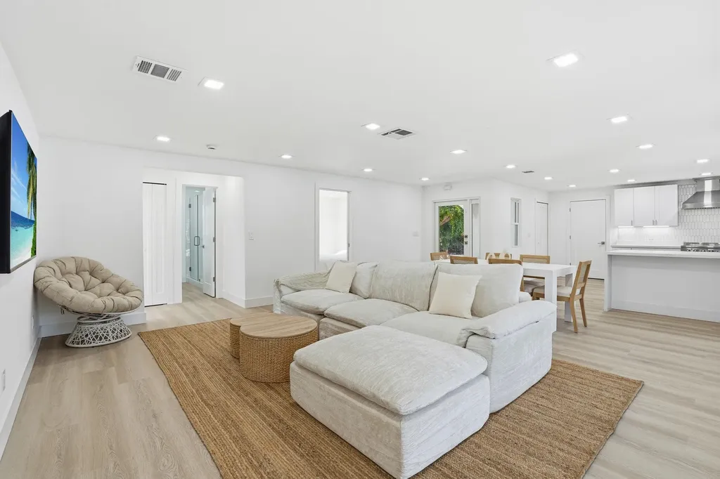 1040 Kings Crown Drive Sanibel FL 33957-0000