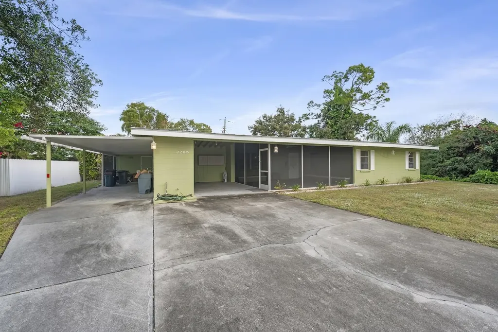 2285 Sunrise Boulevard Fort Myers FL 33907