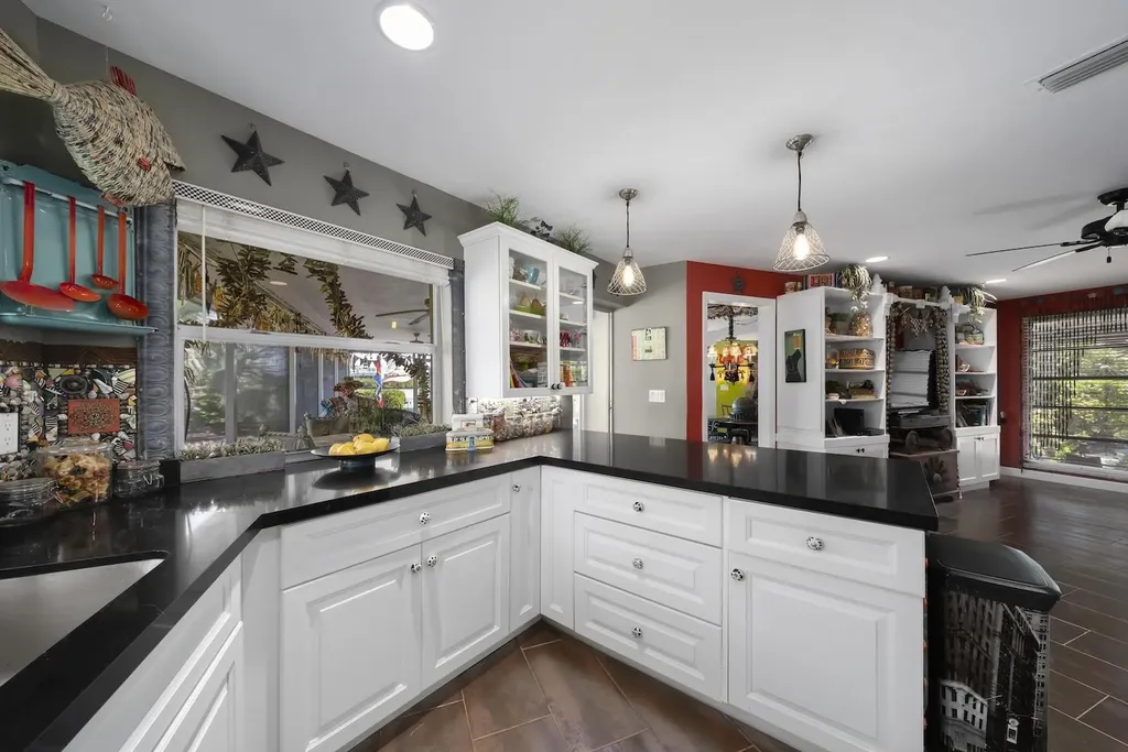 6076 Castaways Lane Sanibel FL 33957