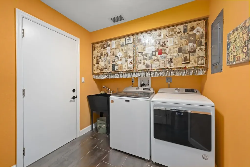 6076 Castaways Lane Sanibel FL 33957