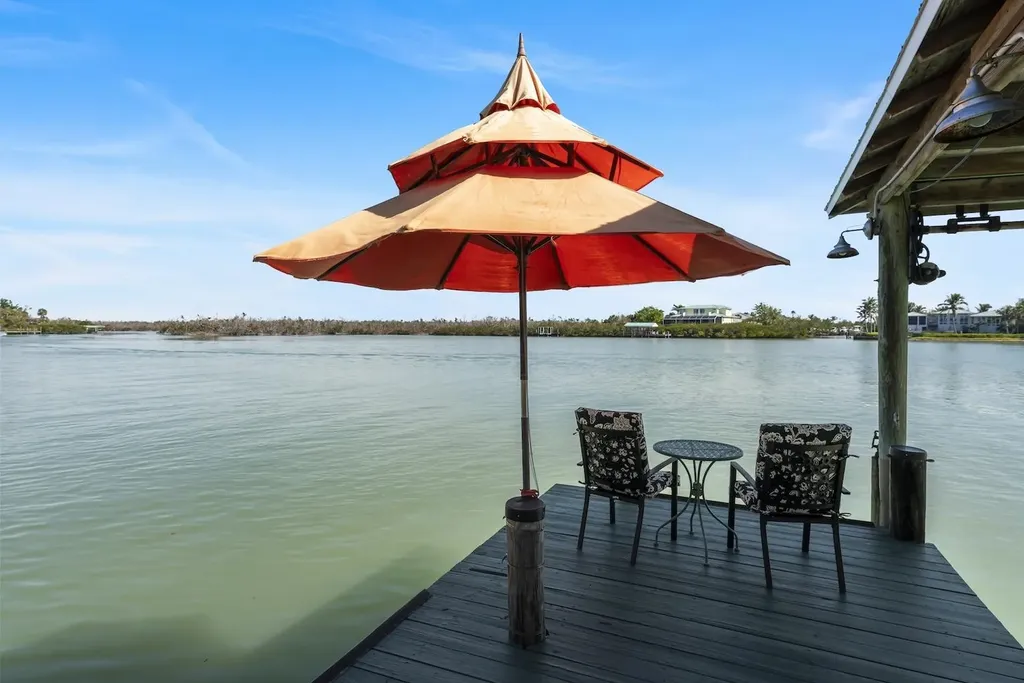 6076 Castaways Lane Sanibel FL 33957