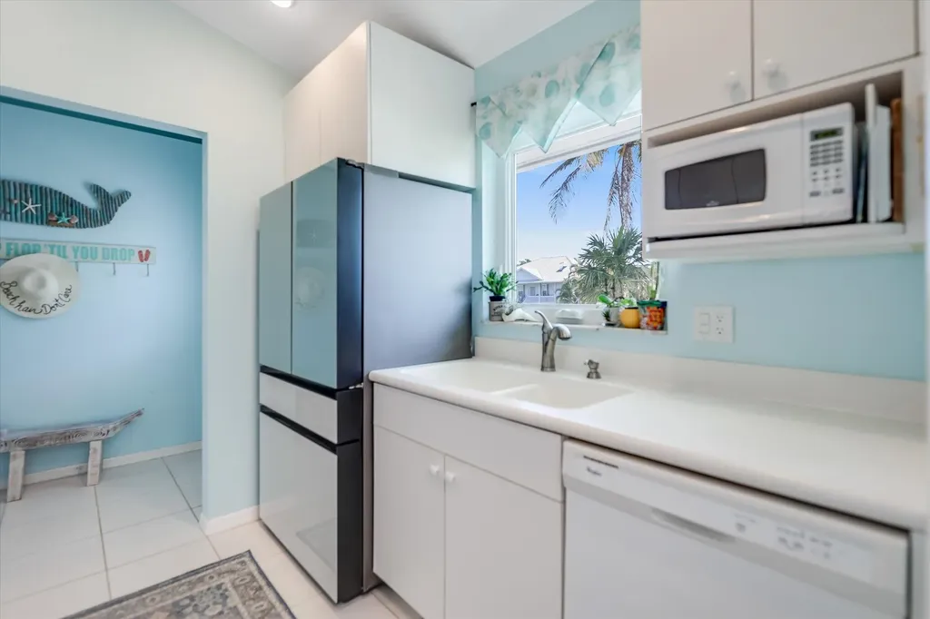 693 Emeril Court Sanibel FL 33957