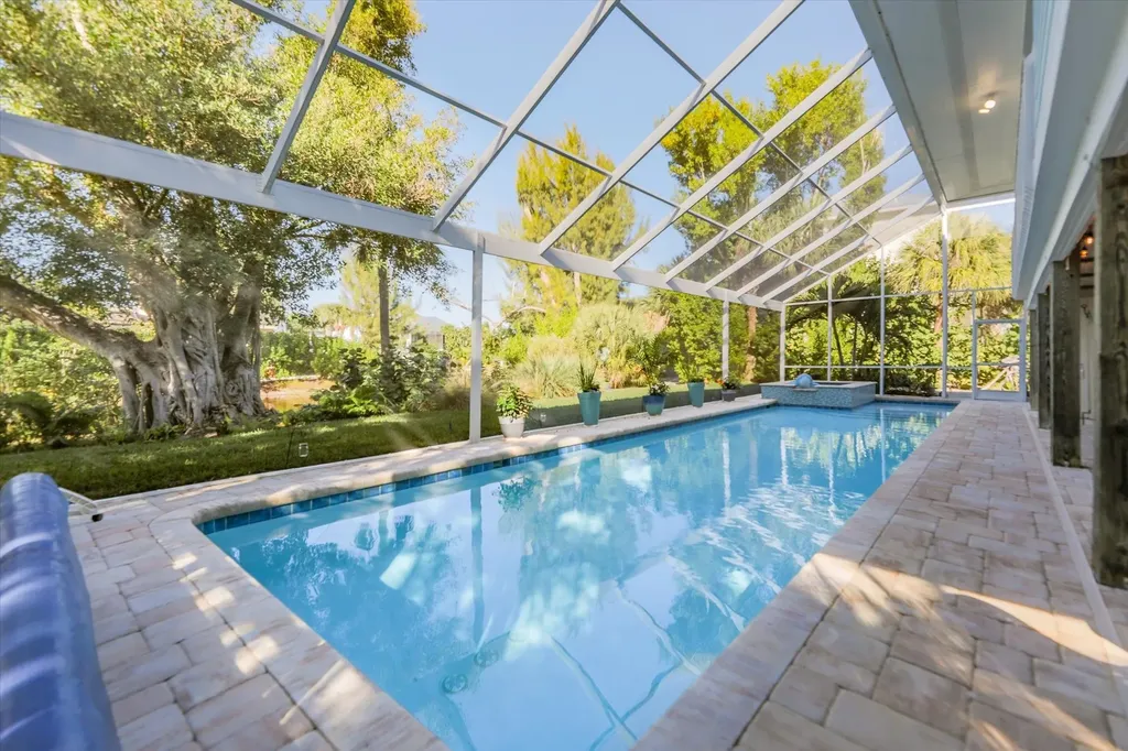 693 Emeril Court Sanibel FL 33957