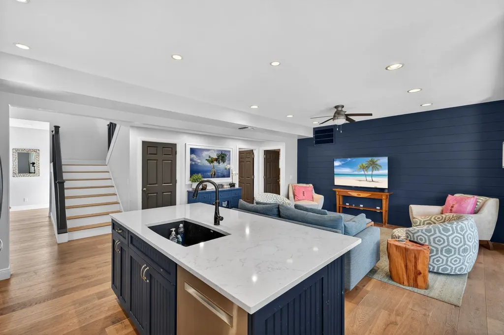 699 Anchor Drive Sanibel FL 33957