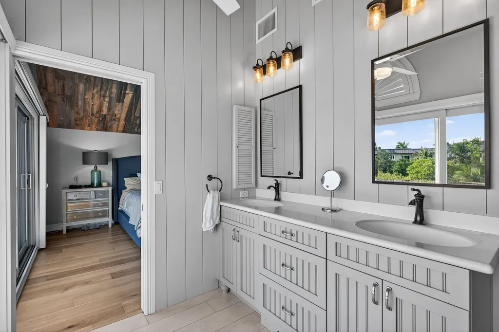 699 Anchor Drive Sanibel FL 33957