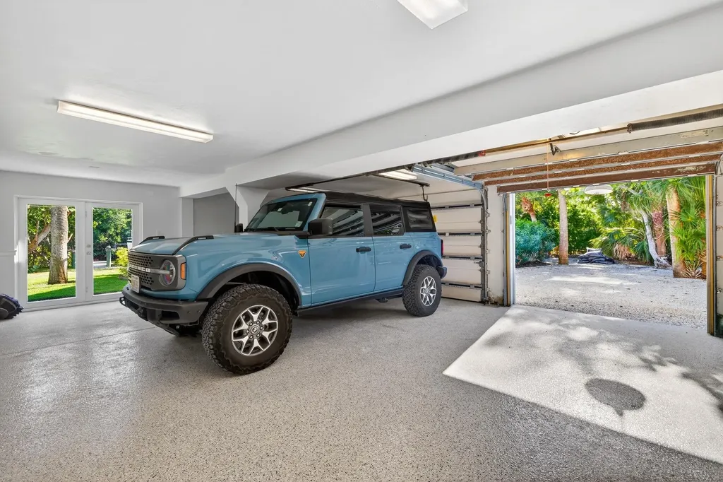 699 Anchor Drive Sanibel FL 33957