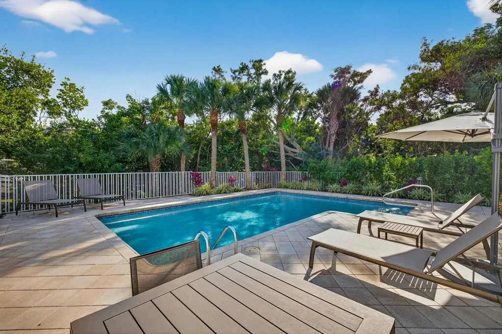 699 Anchor Drive Sanibel FL 33957