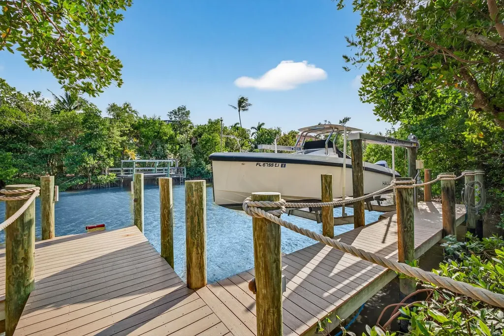 699 Anchor Drive Sanibel FL 33957