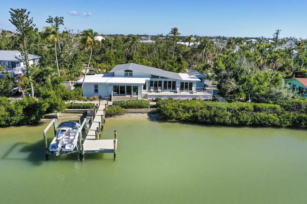 2667 Coconut Drive Sanibel FL 33957