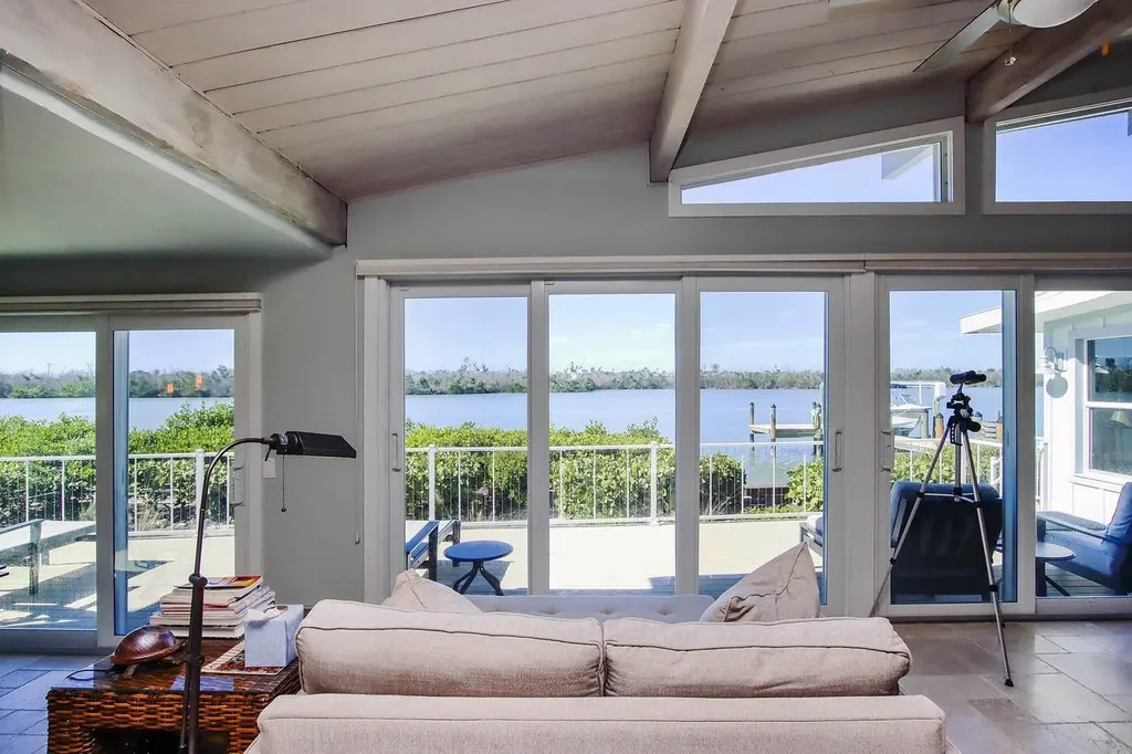 2667 Coconut Drive Sanibel FL 33957