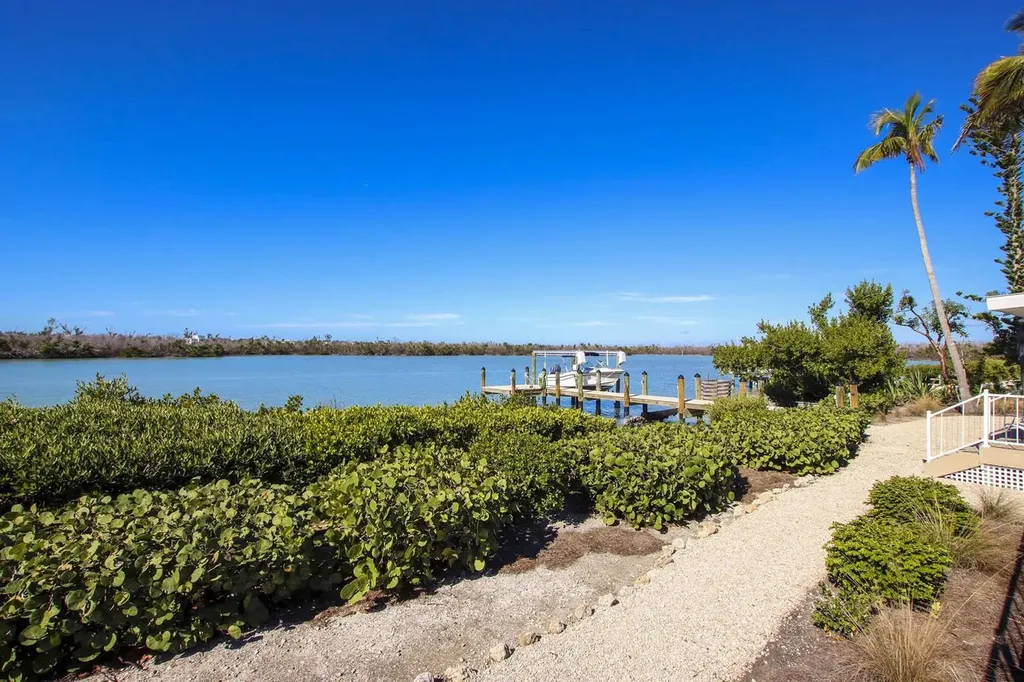 2667 Coconut Drive Sanibel FL 33957