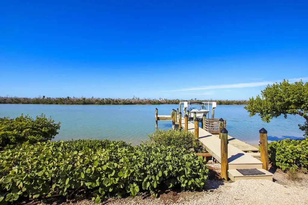 2667 Coconut Drive Sanibel FL 33957