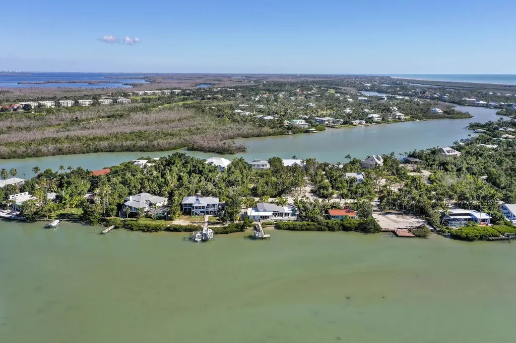 2667 Coconut Drive Sanibel FL 33957