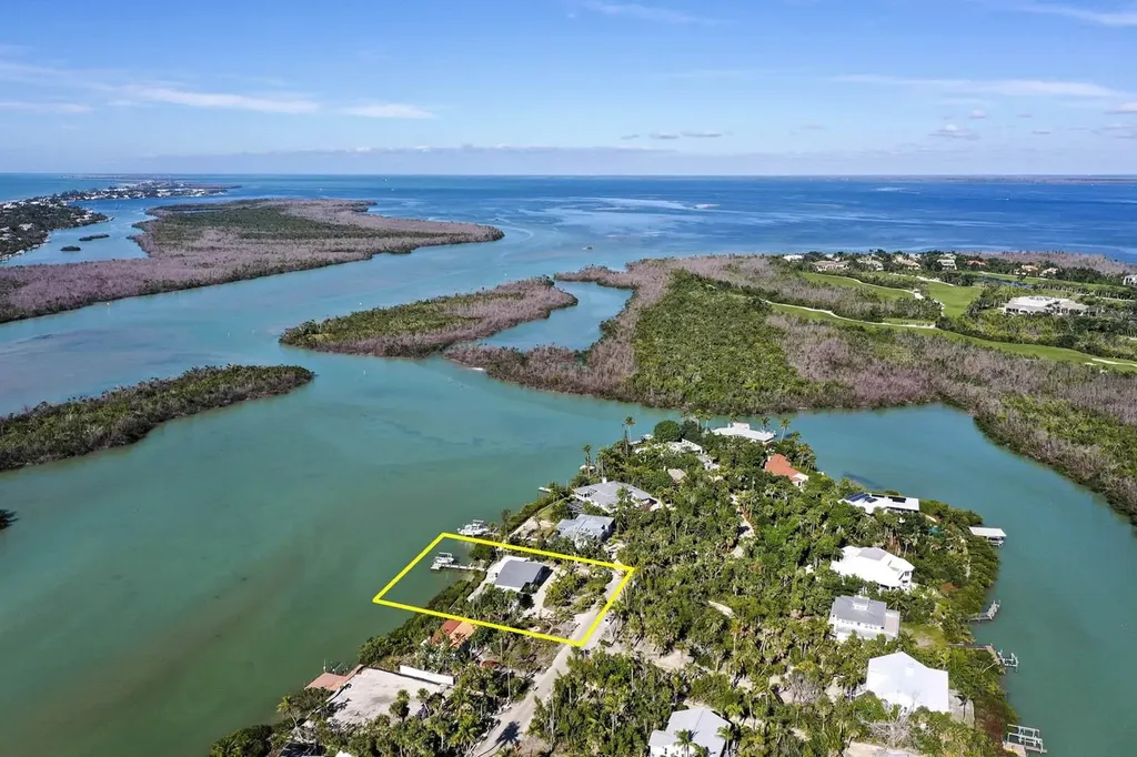 2667 Coconut Drive Sanibel FL 33957