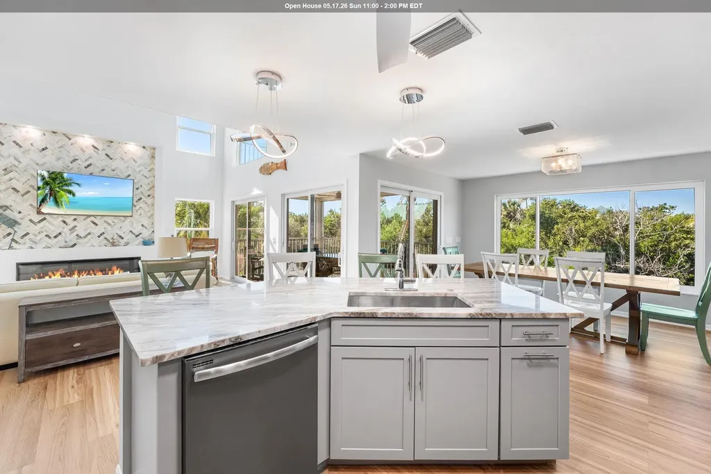 241 Violet Drive Sanibel FL 33957