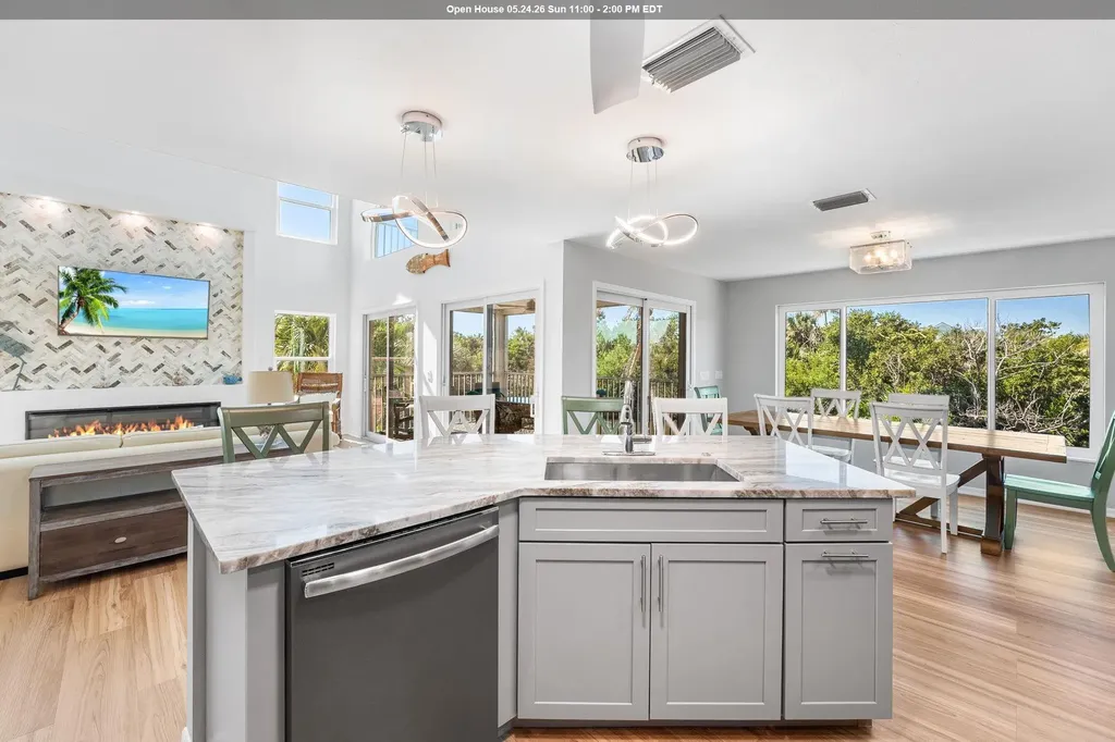 241 Violet Drive Sanibel FL 33957