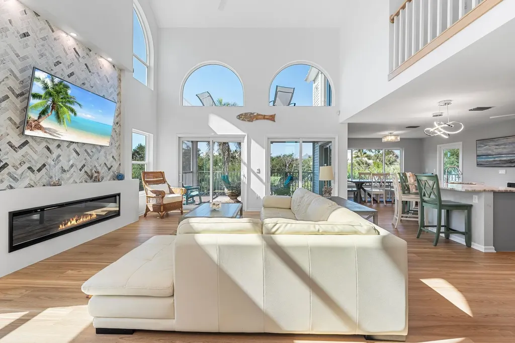 241 Violet Drive Sanibel FL 33957