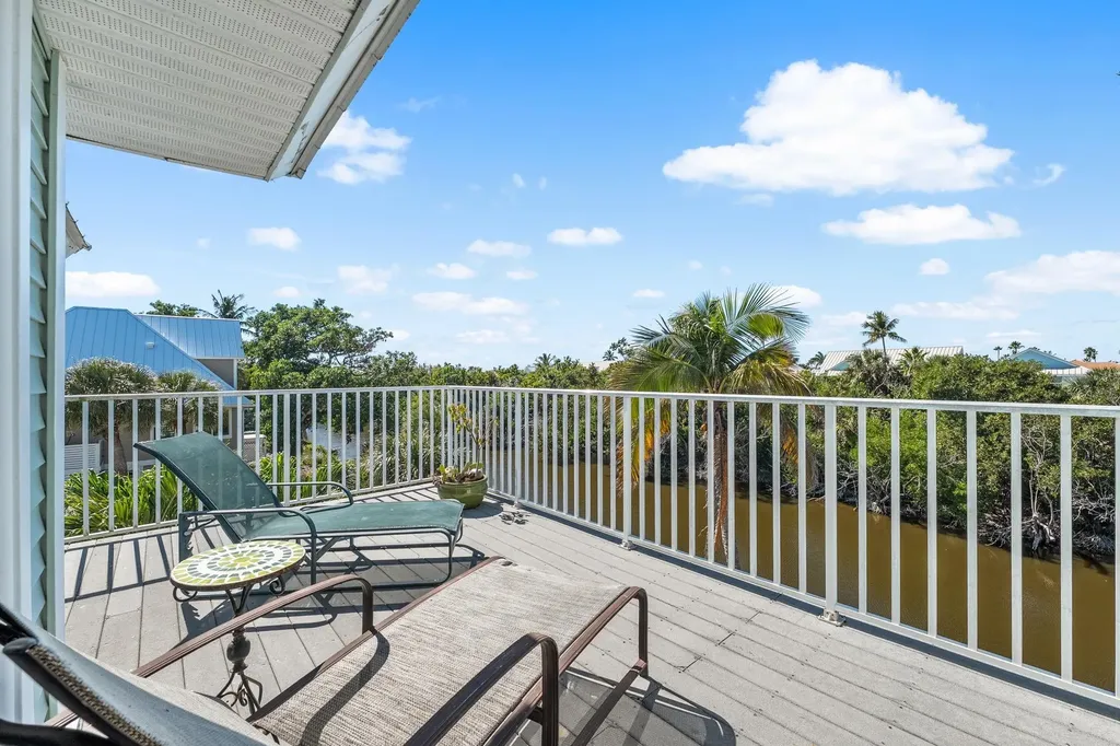 241 Violet Drive Sanibel FL 33957