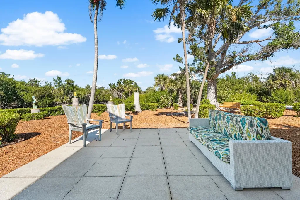 241 Violet Drive Sanibel FL 33957