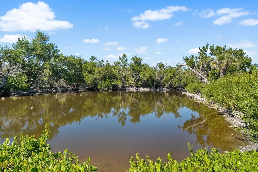 241 Violet Drive Sanibel FL 33957