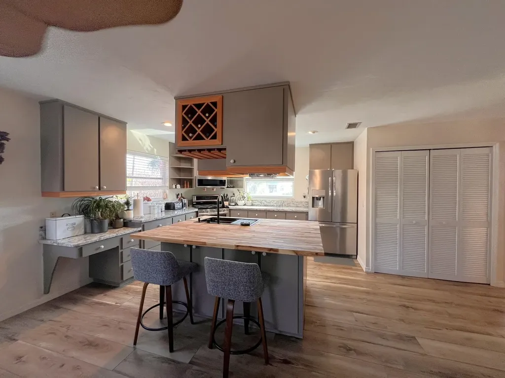 9225 Dimmick Drive Sanibel FL 33957